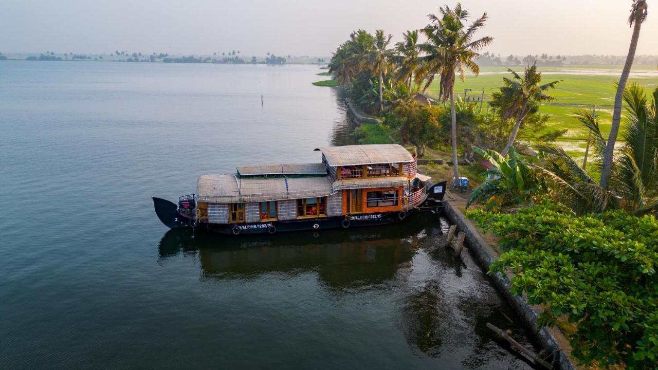 Kera Houseboats Alleppey Alappuzha Екстериор снимка