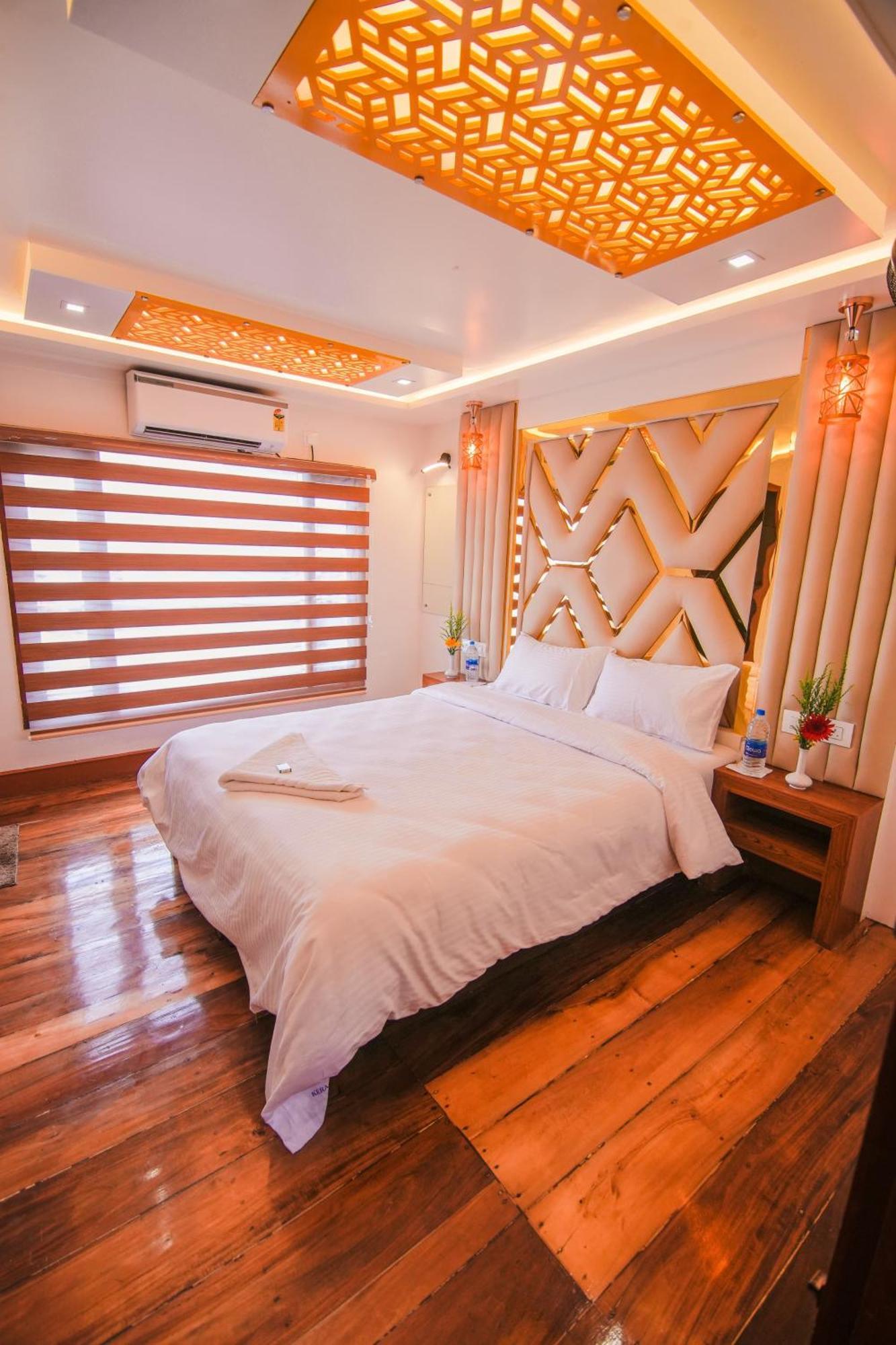 Kera Houseboats Alleppey Alappuzha Екстериор снимка